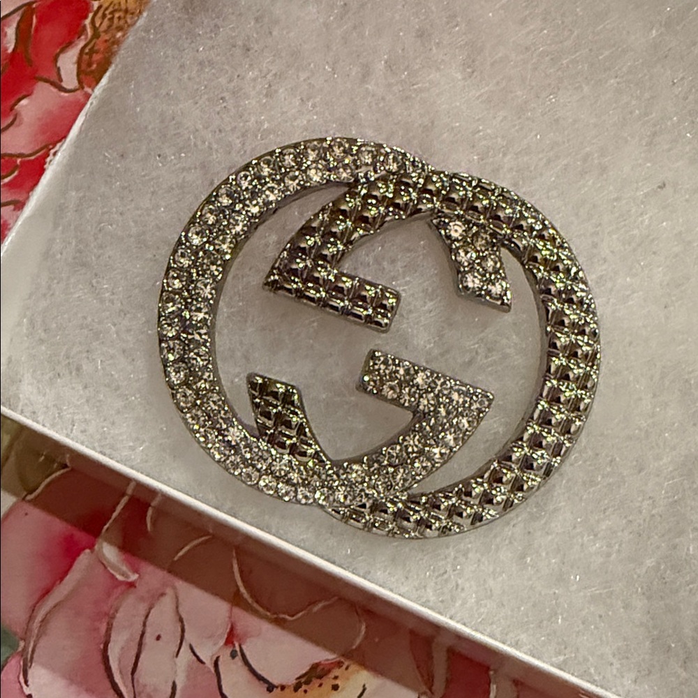 Fashion Jewelry Silver Crystal Embellished Brooch - Picture 5 of 9